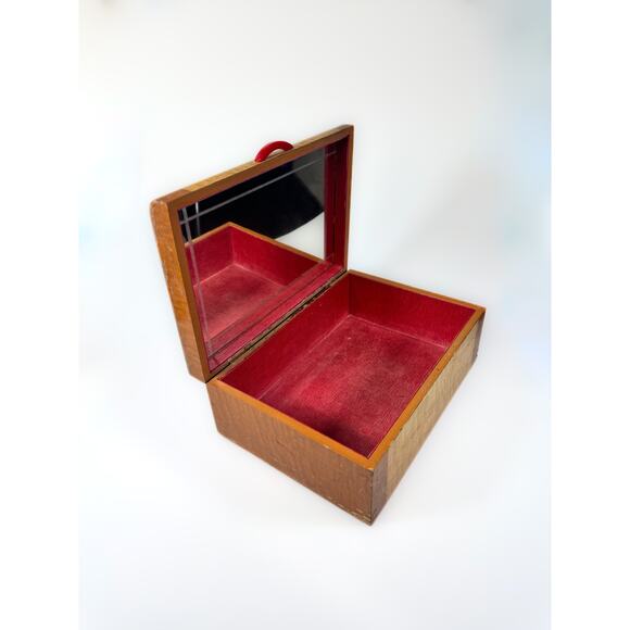Vintage Vintage Streamlined Design Wooden Jewelry Box with Red Bakelite Handle - Picture 10 of 10